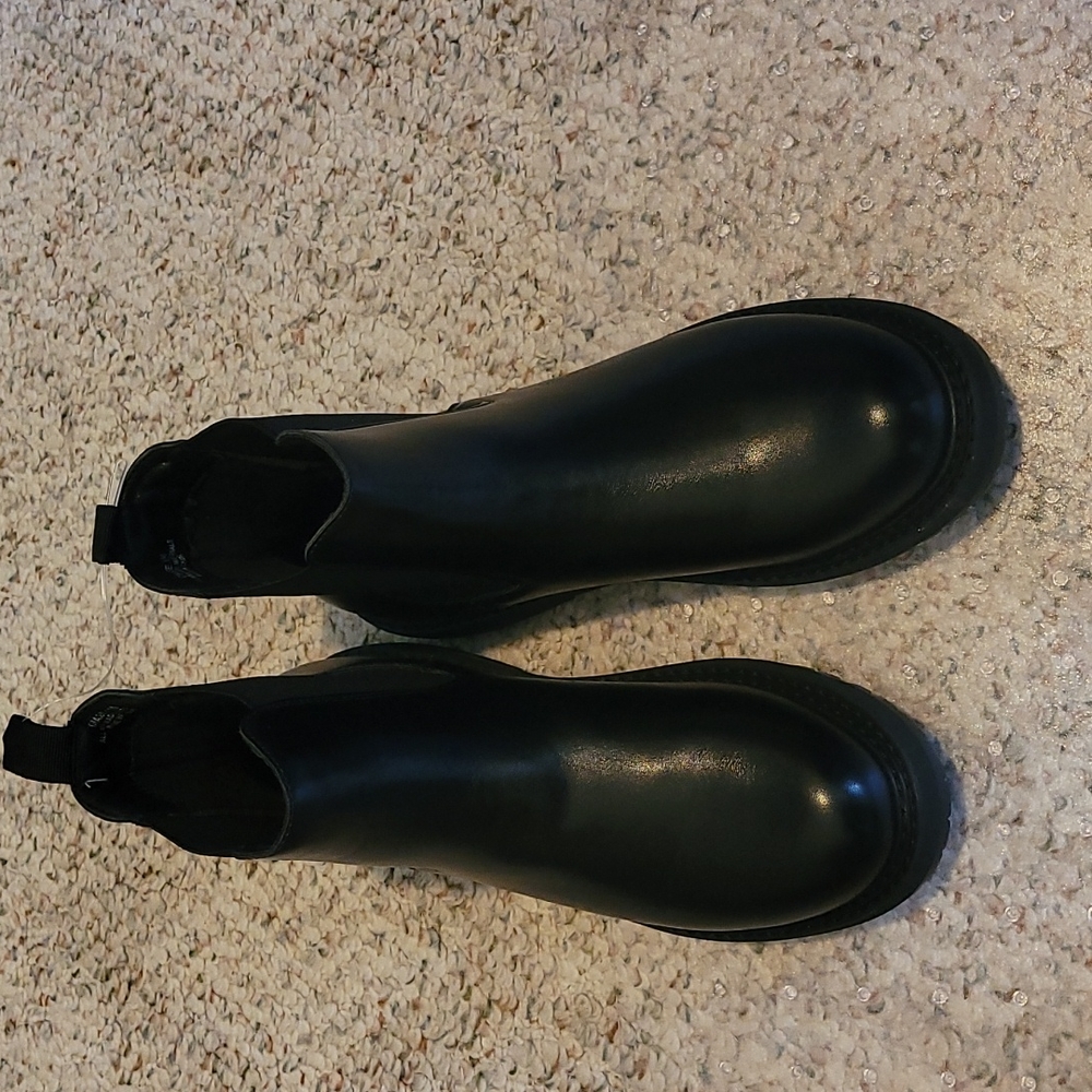 Black fashion ankle boots